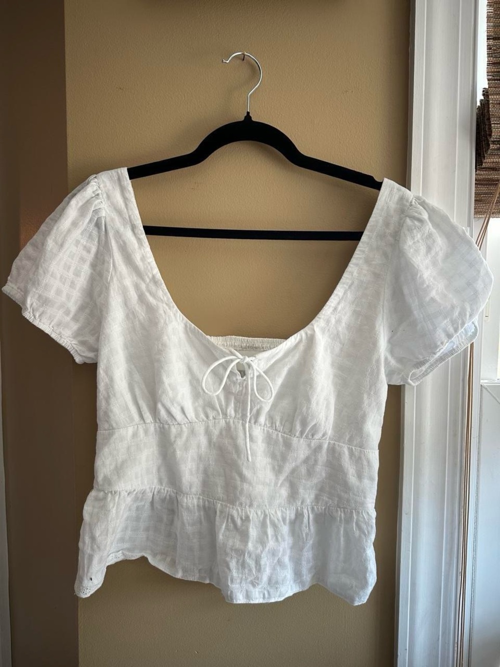 Hollister White Puff-Sleeve Tie-Front Linen Top